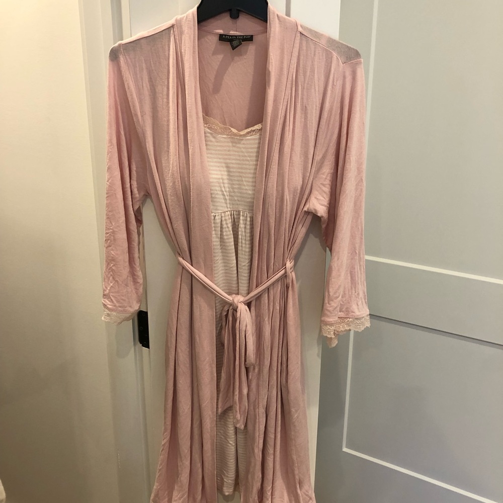 Pea in the Pod small maternity dress and robe